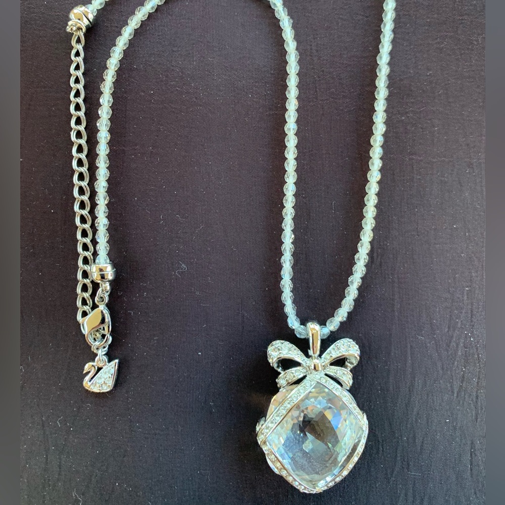 Swarovski Crystal 2000 millennium necklace & earring set - Picture 3 of 9